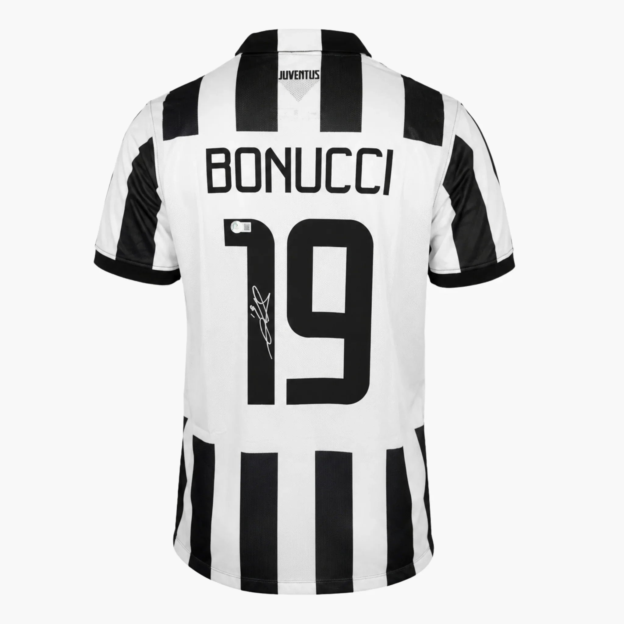 Leonardo Bonucci Signed Juventus Home Shirt 2014–15