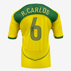 Camiseta Oficial da Seleção Brasileira Autografada por Roberto Carlos - 2004-06 Home