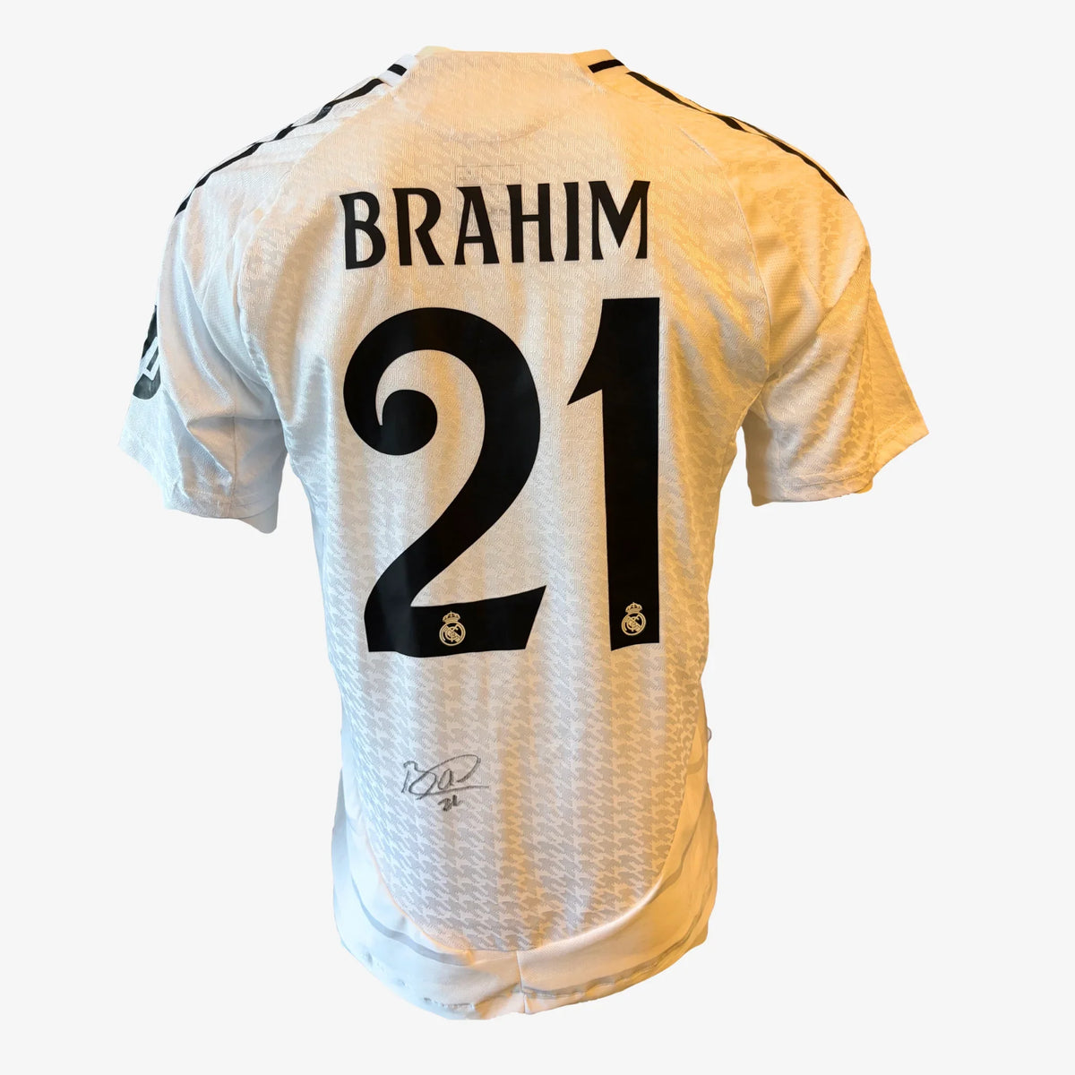 BrahimDiazSignedRealMadridHomeFootballShirt_2024_25 | Iconic Shirts