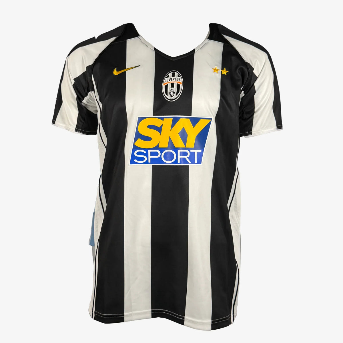 DavidTrezeguetSignedJuventus-2004_05HomeShirt-front | Iconic Shirts