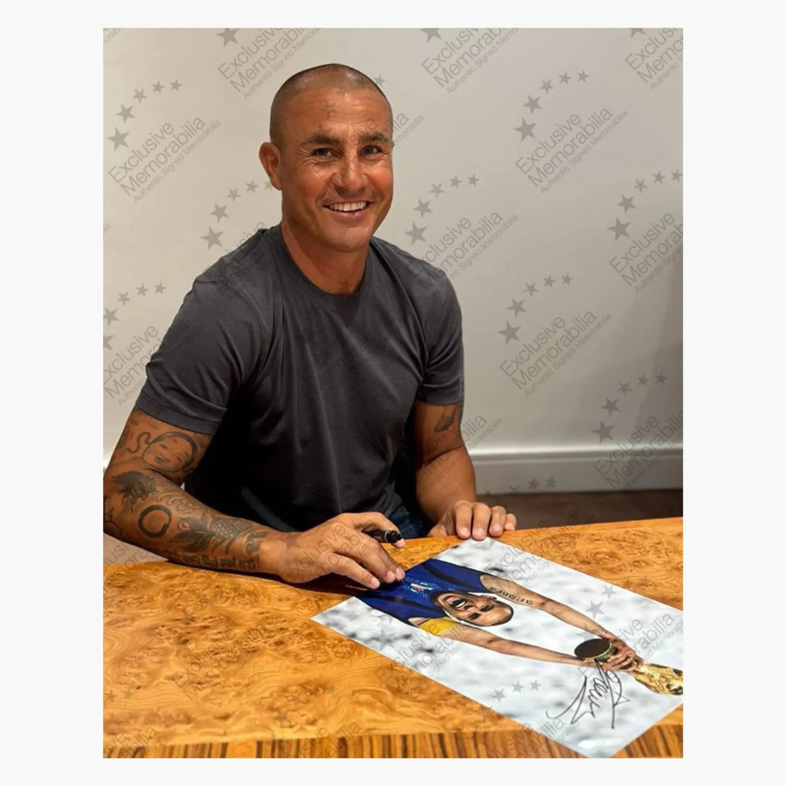 FabioCannavaroPhoto de football signée de l’Italie - vainqueur de la Coupe du monde | Iconic Shirts