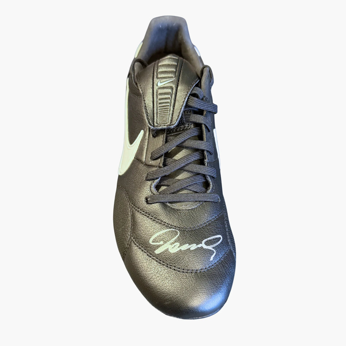 FernandoTorresSignedBlackFootballBoot-front | Iconic Shirts