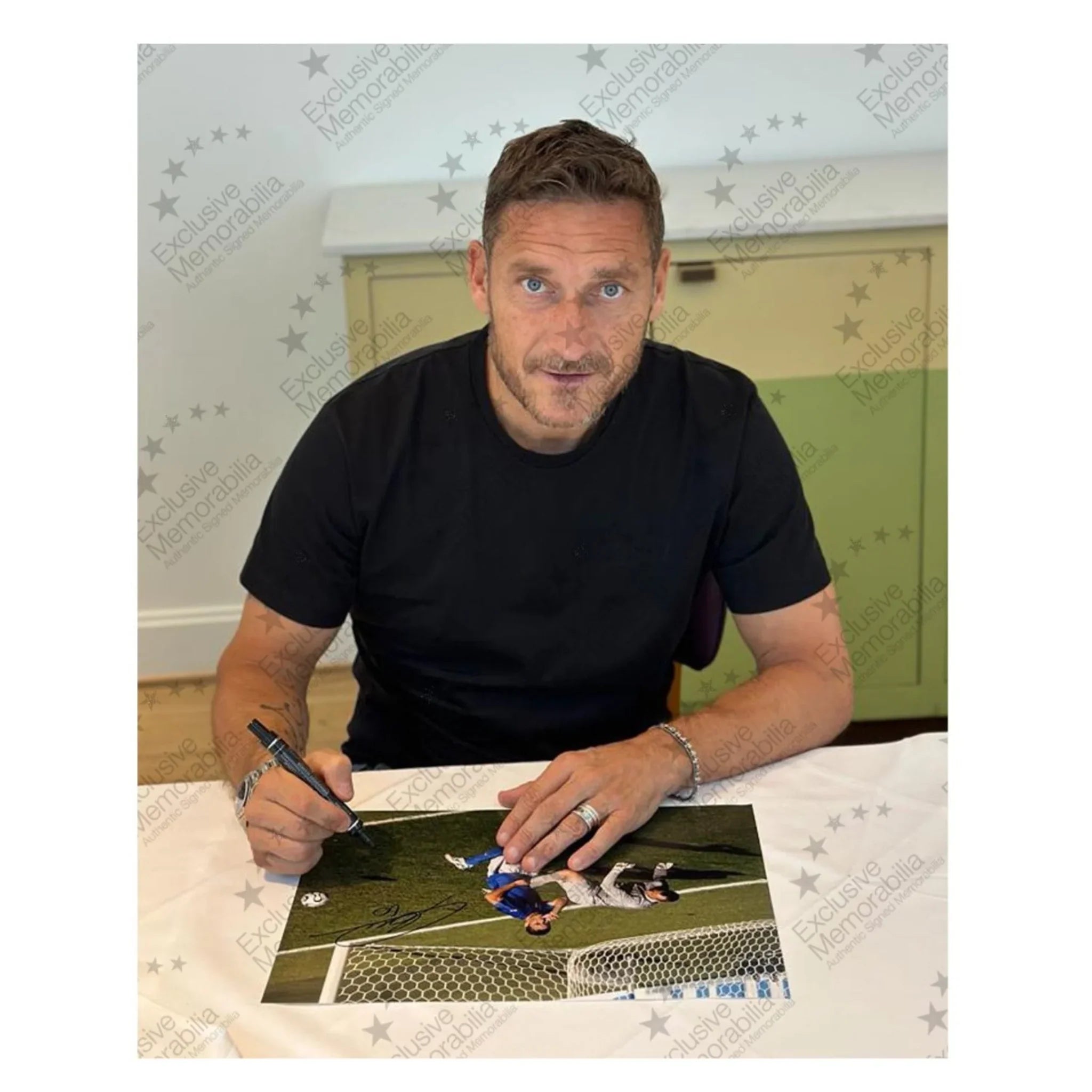 FrancescoTottiSignedItalyFootballPhoto-WorldCupGoal-signingproof | Iconic Shirts