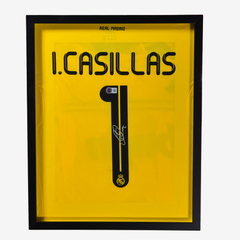 قميص حارس مرمى ريال مدريد موقع من إيكر كاسياس - 2011-12