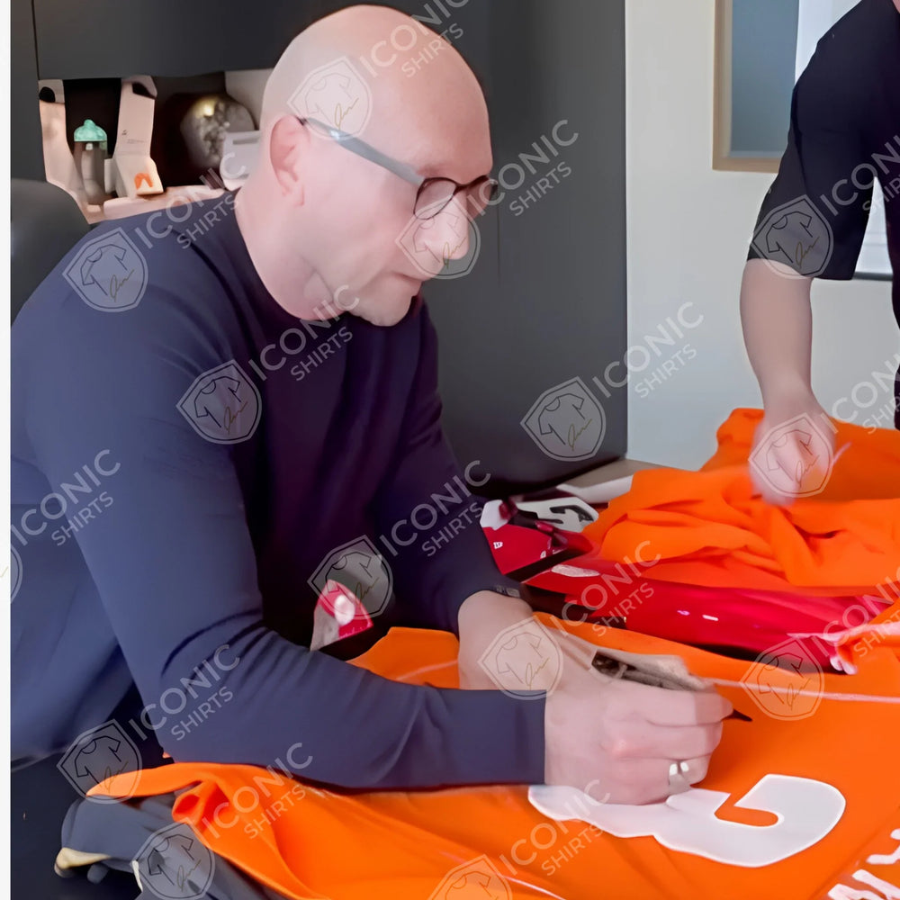 Jaap_Stam_signing_photo_Netherlands_2004_home_shirt | Iconic Shirts