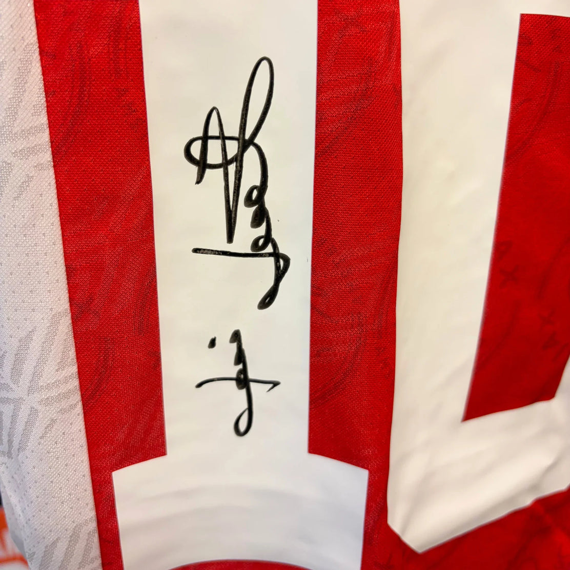 JariLitmanenSignedAjaxFootballShirt-1994-95Home-signature | Iconic Shirts