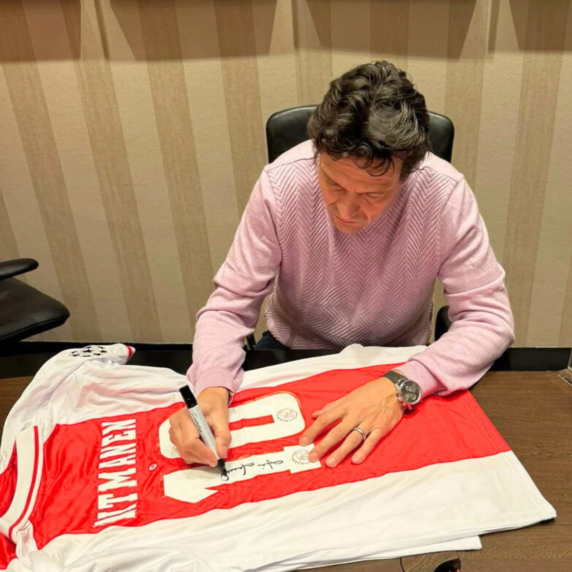JariLitmanenSignedAjaxFootballShirt-1998-99Home-proofofsigning | Iconic Shirts