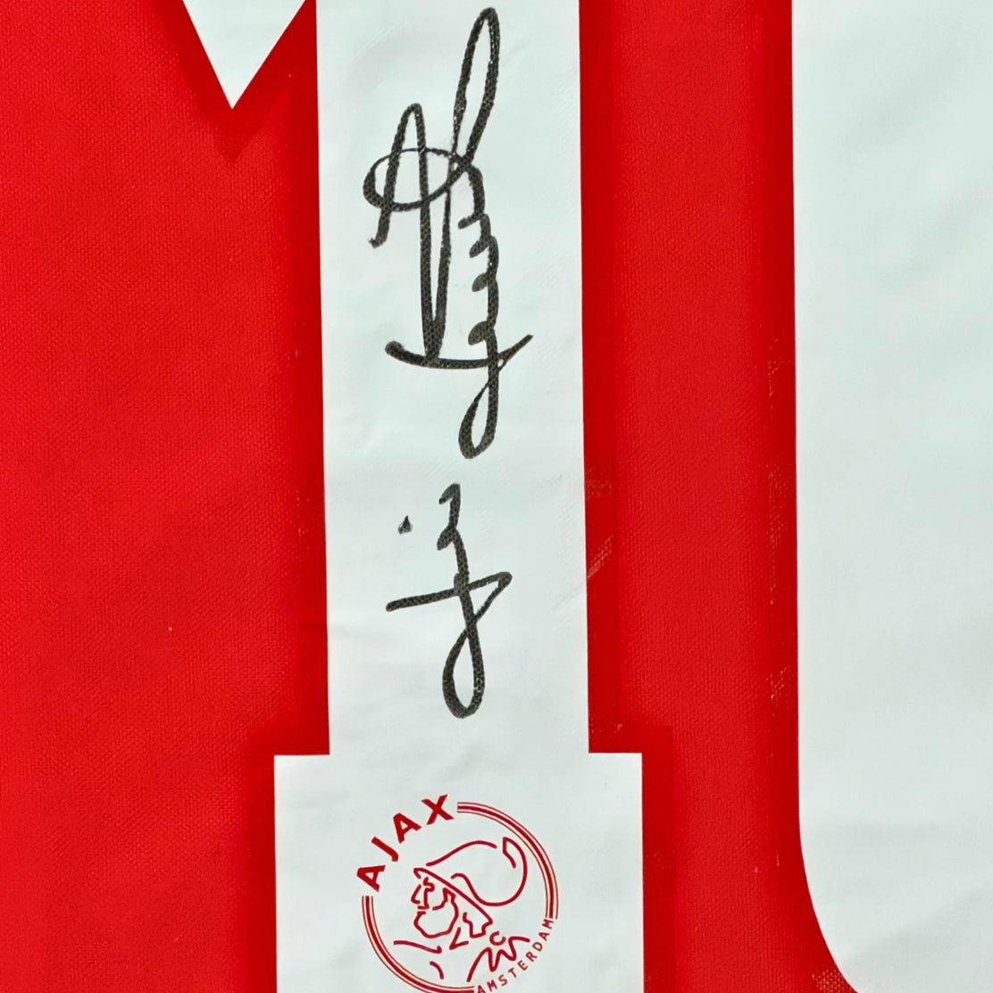 JariLitmanenSignedAjaxHomeShirt-1998-99-Framed-signature | Iconic Shirts
