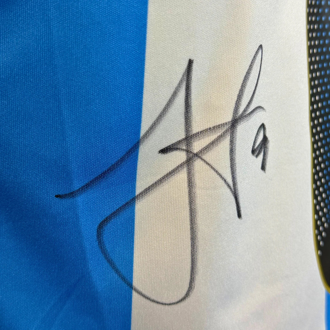 JulianAlvarezSignedArgentinaHomeShirt2025-signature | Iconic Shirts