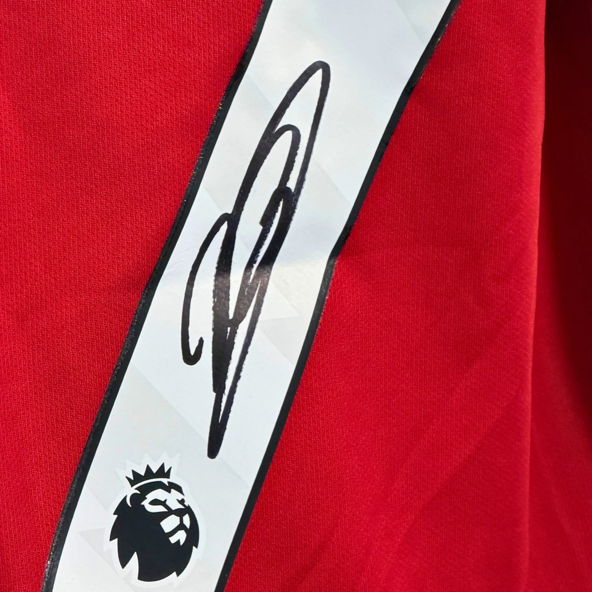 KobbieMainooSignedManchesterUnited2025_26HomeShirt-signature | Iconic Shirts