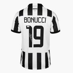 LeonardoBonucciSignedJuventusHomeShirt2014_15-back | Iconic Shirts