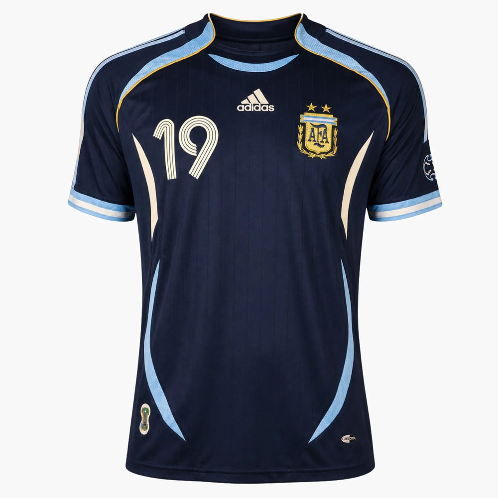 LionelMessiSignedArgentina2006AwayShirt-front_3aa68f6c-0194-41a0-9cd7-b9ec31a10e5b | Iconic Shirts