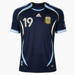 LionelMessiSignedArgentina2006AwayShirt-front_3aa68f6c-0194-41a0-9cd7-b9ec31a10e5b | Iconic Shirts