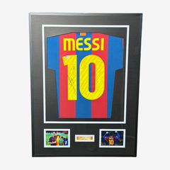 Lionel Messi unterschriebenes Heimtrikot Barcelona – 2010–11 – gerahmt