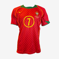 Luis Figo Gesigneerd Portugal Thuisshirt - 2004