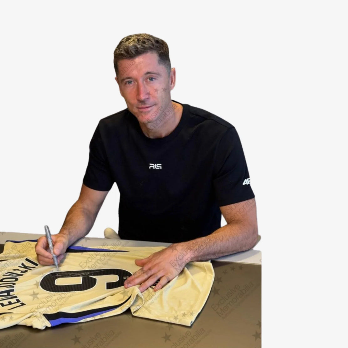 RobertLewandowskiSignedFCBarcelonaFootballShirt-2025-26Away-photoproof | Iconic Shirts