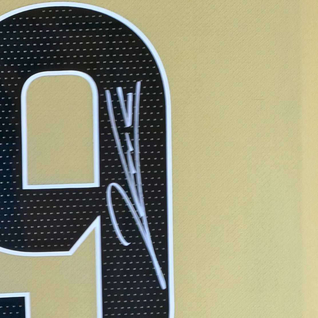 RobertLewandowskiSignedFCBarcelonaFootballShirt-2025-26Away-signature | Iconic Shirts