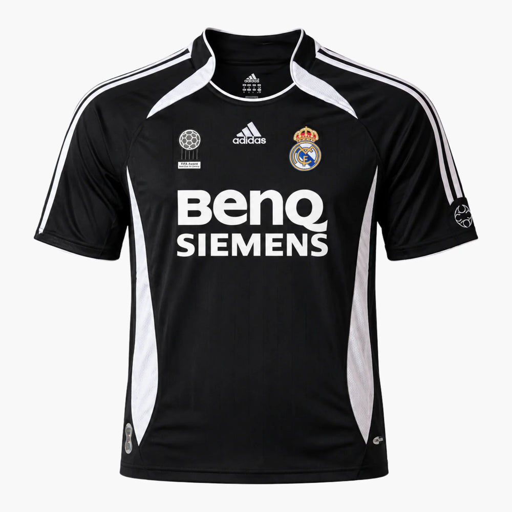 RobertoCarlosSignedRealMadridAwayShirt2006_07-front | Iconic Shirts