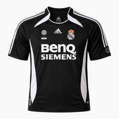 RobertoCarlosSignedRealMadridAwayShirt2006_07-front | Iconic Shirts