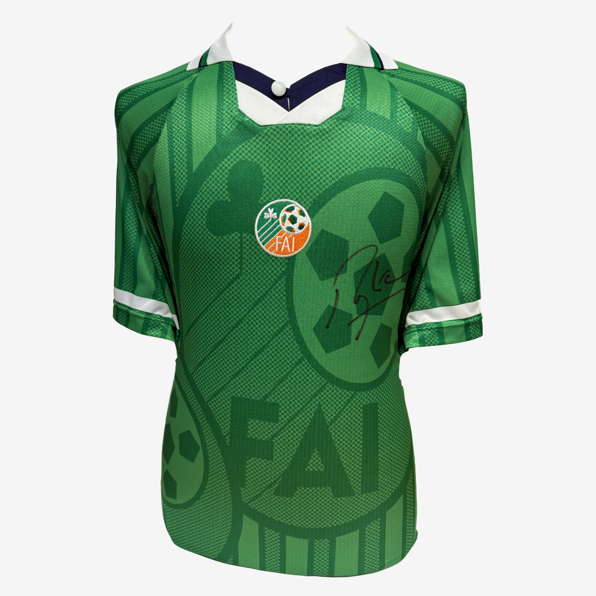 Roy Keane Signed Republic of Ireland Football Shirt – Front Signed