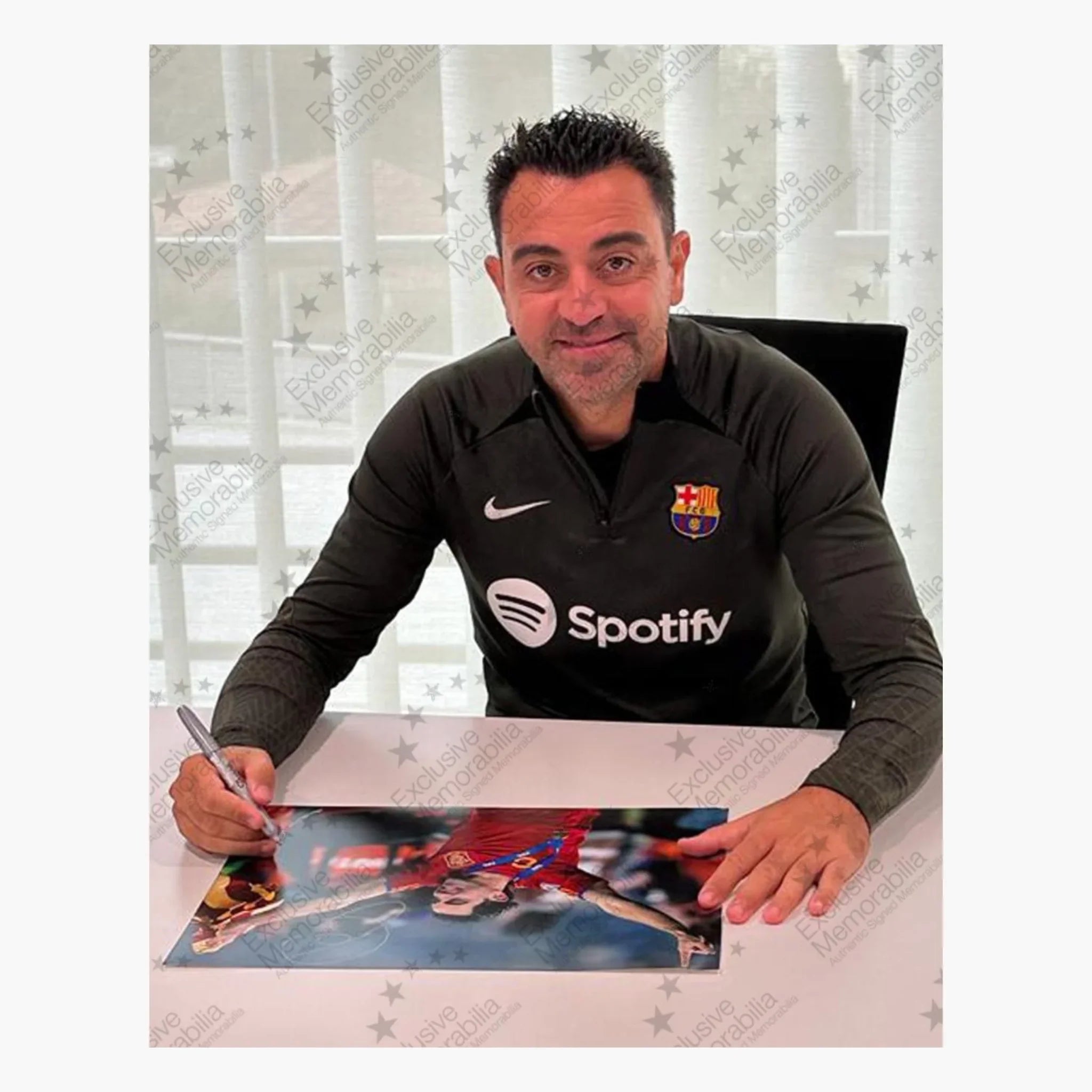 XaviHernandezSignedSpainFootballPhoto-WorldCup2010-photoproofsigning | Iconic Shirts