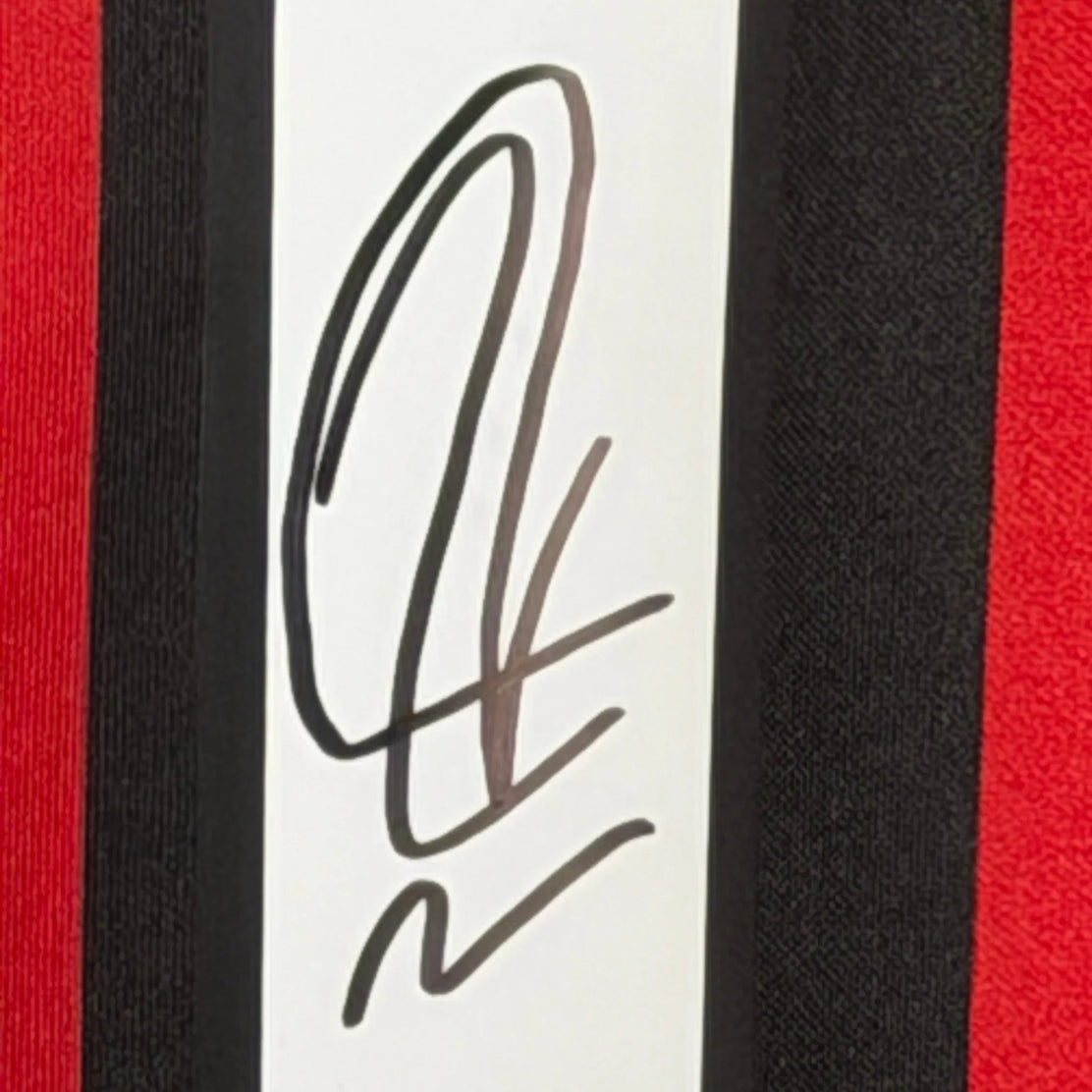 ZlatanIbrahimovicSignedACMilan-2011_12HomeShirt-signature | Iconic Shirts