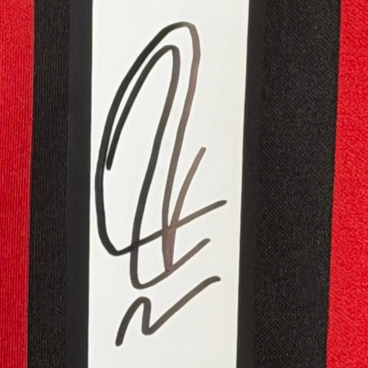 ZlatanIbrahimovicSignedACMilan-2011_12HomeShirt-signature | Iconic Shirts