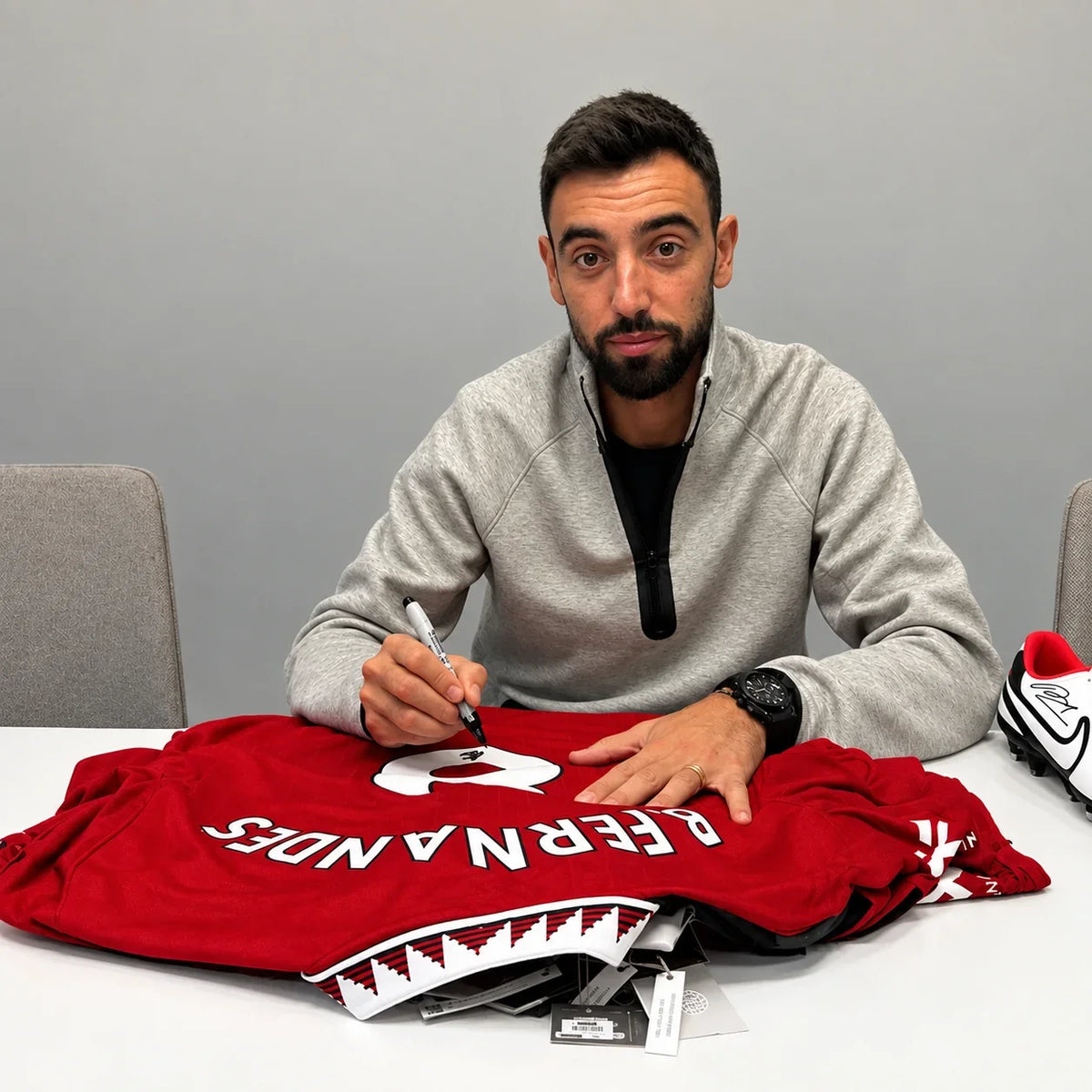 brunofernandes-manchesterunitedsigningphoto | Iconic Shirts